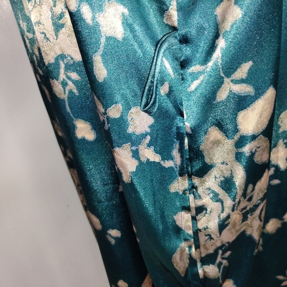 FLORAL TEAL SATIN ROBE - Picture 4 of 11